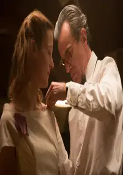 Призрачная нить (2017) через торрент скачать Призрачная нить (2017) фильм через торрент скачать