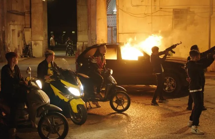 Пираньи Неаполя (2019) через торрент бесплатно Пираньи Неаполя (2019) фильм через торрент бесплатно