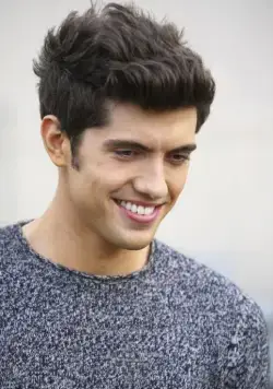 Популярна и влюблена (2017) через торрент бесплатно Популярна и влюблена (2017) сериал через торрент бесплатно