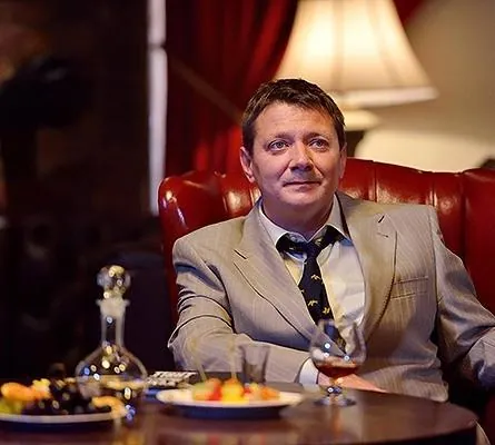 Призрак (2015) через торрент бесплатно Призрак (2015) фильм через торрент бесплатно