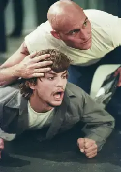 Эффект бабочки (2003) в хорошем качестве через торрент Эффект бабочки (2003) фильм в хорошем качестве через торрент