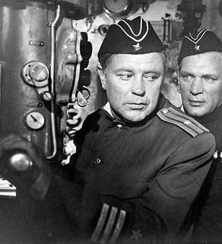 Командир счастливой «Щуки» (1972) через торрент скачать Командир счастливой «Щуки» (1972) фильм через торрент скачать