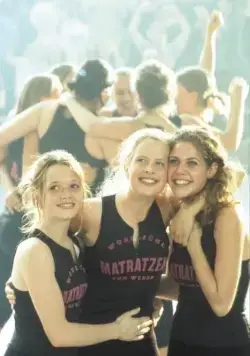 Девочки сверху (2001) в хорошем качестве через торрент Девочки сверху (2001) фильм в хорошем качестве через торрент