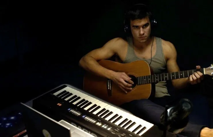 Горящая синева (2011) через торрент скачать Горящая синева (2011) фильм через торрент скачать