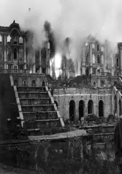 Небесный тихоход (1945) через торрент бесплатно Небесный тихоход (1945) фильм через торрент бесплатно