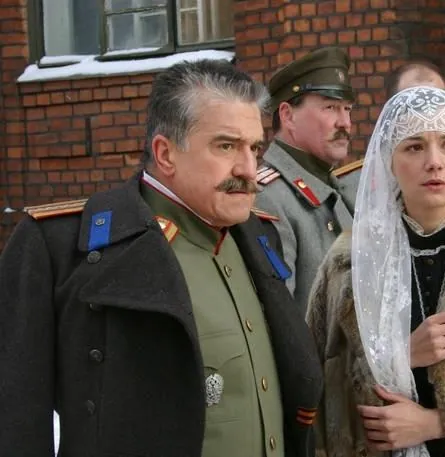 Багровый цвет снегопада (2008) через торрент скачать Багровый цвет снегопада (2008) фильм через торрент скачать