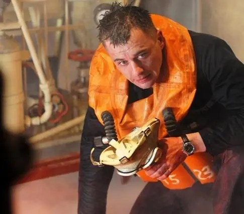 Робинзон (2010) через торрент скачать Робинзон (2010) сериал через торрент скачать