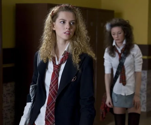 Золотые (2011) через торрент скачать Золотые (2011) сериал через торрент скачать