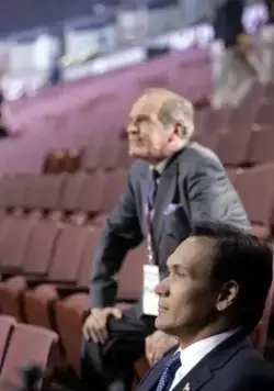 Западное крыло (1999) в хорошем качестве через торрент Западное крыло (1999) сериал в хорошем качестве через торрент