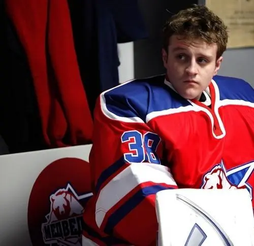 Молодёжка (2013) через торрент бесплатно Молодёжка (2013) сериал через торрент бесплатно