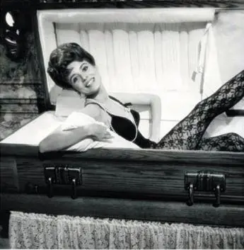 Незабвенная (1965) через торрент скачать Незабвенная (1965) фильм через торрент скачать