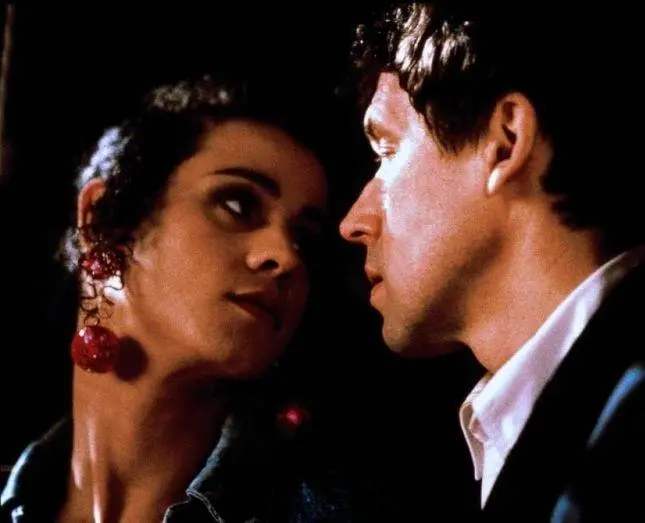 Жестокая игра (1992) через торрент скачать Жестокая игра (1992) фильм через торрент скачать