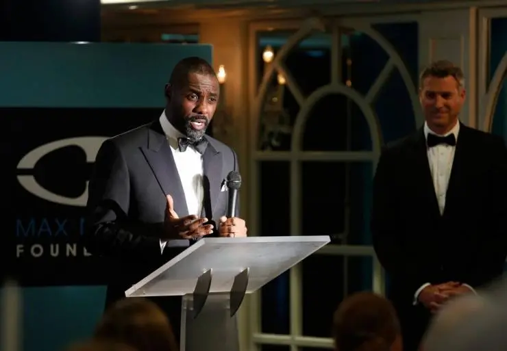 Сотни улиц (2016) через торрент бесплатно Сотни улиц (2016) фильм через торрент бесплатно