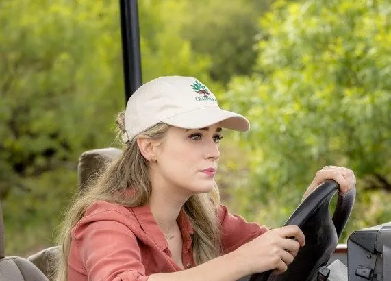 Любовь на сафари (2018) через торрент бесплатно Любовь на сафари (2018) фильм через торрент бесплатно