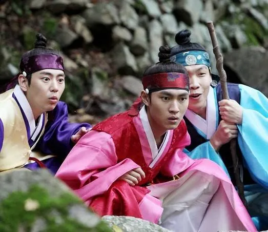 Школа молодежи: Падение нравов (2014) через торрент скачать Школа молодежи: Падение нравов (2014) фильм через торрент скачать