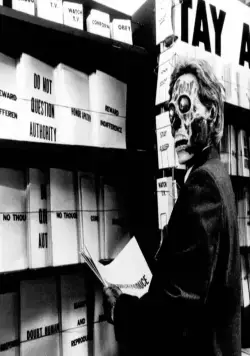 Чужие среди нас (1988) через торрент скачать Чужие среди нас (1988) фильм через торрент скачать