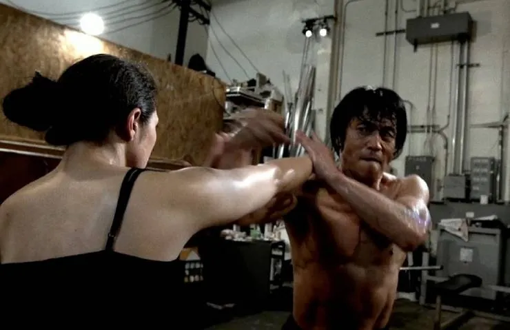 Женщина-пистолет (2014) через торрент скачать Женщина-пистолет (2014) фильм через торрент скачать