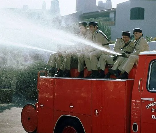 Жандарм и инопланетяне (1978) через торрент бесплатно Жандарм и инопланетяне (1978) фильм через торрент бесплатно