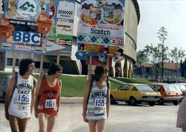 Сумасшедшие на стадионе (1972) через торрент скачать Сумасшедшие на стадионе (1972) фильм через торрент скачать