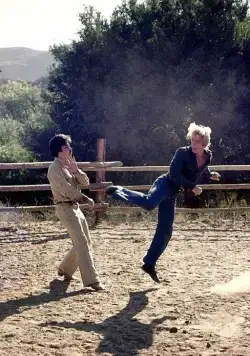 Правонарушитель (1977) через торрент скачать Правонарушитель (1977) фильм через торрент скачать