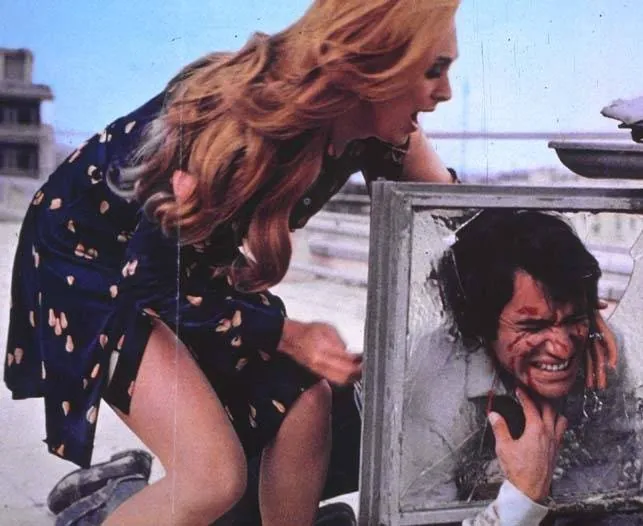 Смерть приходит в полночь (1972) через торрент скачать Смерть приходит в полночь (1972) фильм через торрент скачать