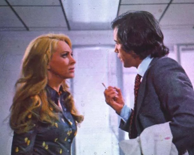 Смерть приходит в полночь (1972) в хорошем качестве через торрент Смерть приходит в полночь (1972) фильм в хорошем качестве через торрент