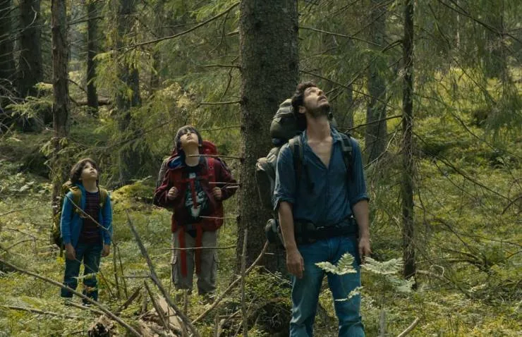 В лесу (2016) через торрент скачать В лесу (2016) фильм через торрент скачать