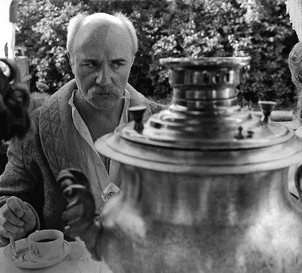 Несрочная весна (1989) через торрент бесплатно Несрочная весна (1989) фильм через торрент бесплатно