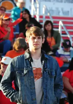 Сквозь тьму (2011) через торрент скачать Сквозь тьму (2011) фильм через торрент скачать