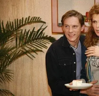 Пять минут до метро (2006) в хорошем качестве через торрент Пять минут до метро (2006) сериал в хорошем качестве через торрент