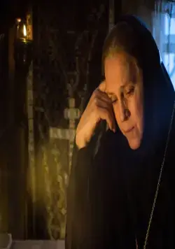 Сквозь чёрное стекло (2018) через торрент скачать Сквозь чёрное стекло (2018) фильм через торрент скачать