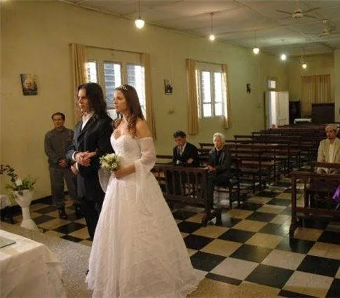 Изумрудное ожерелье (2006) через торрент скачать Изумрудное ожерелье (2006) сериал через торрент скачать