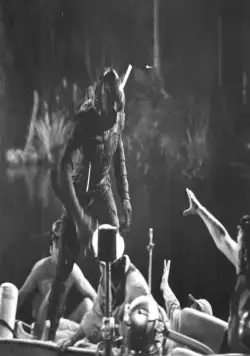 Тварь ходит среди нас (1956) через торрент скачать Тварь ходит среди нас (1956) фильм через торрент скачать