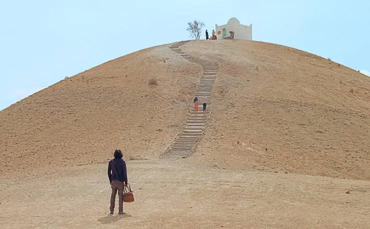 Неизвестный святой (2019) через торрент скачать Неизвестный святой (2019) фильм через торрент скачать