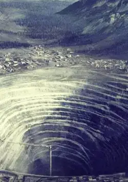 Белая стена / White Wall (2020) сериал скачать через торрент в хорошем качестве