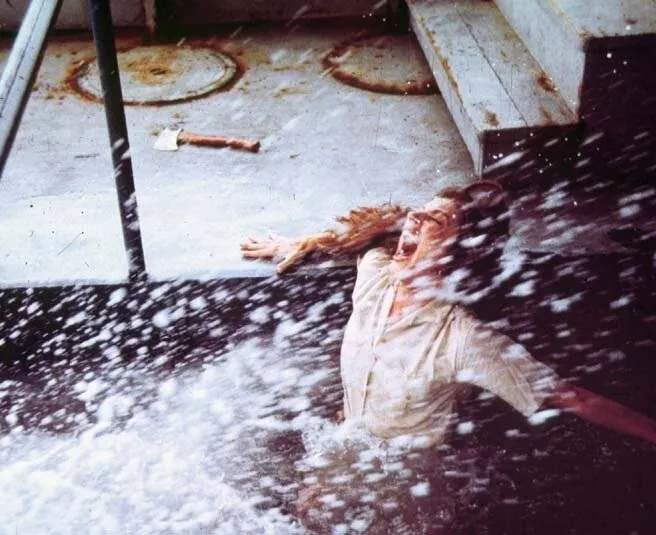 Кровавая акула (1984) через торрент бесплатно Кровавая акула (1984) фильм через торрент бесплатно