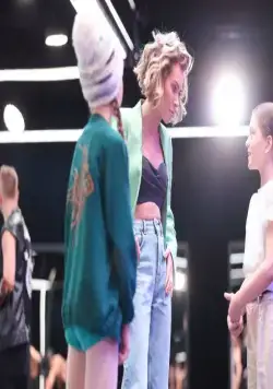 Новые танцы (2021) через торрент бесплатно Новые танцы (2021) сериал через торрент бесплатно