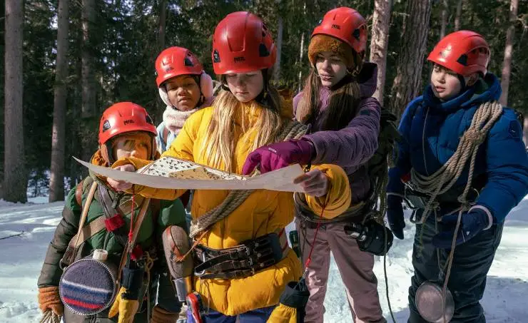 Одни на каникулах (2022) в хорошем качестве через торрент Одни на каникулах (2022) фильм в хорошем качестве через торрент