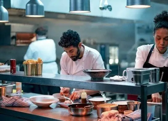 Точка кипения (2023) через торрент бесплатно Точка кипения (2023) сериал через торрент бесплатно