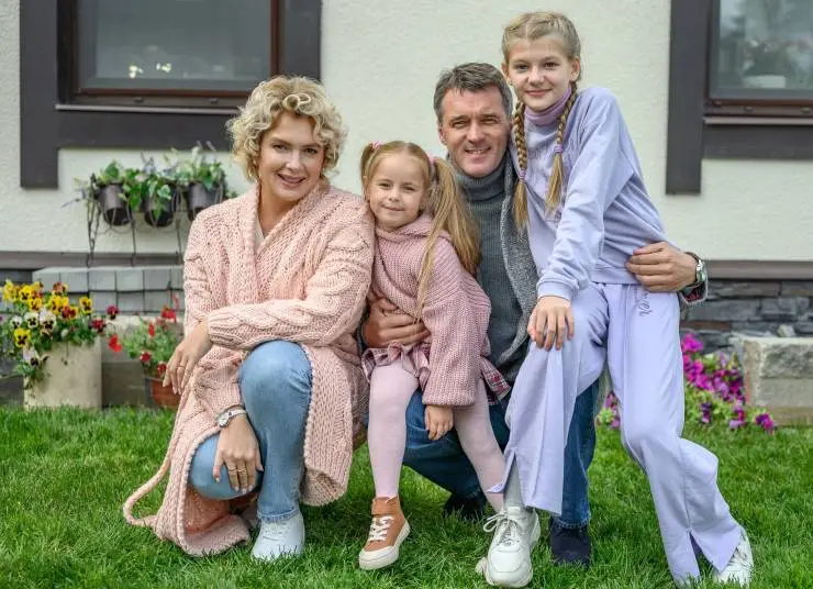 Анна медиум (2020) через торрент бесплатно Анна медиум (2020) сериал через торрент бесплатно