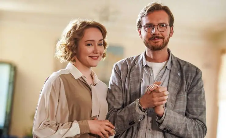 Новенькие (2022) через торрент бесплатно Новенькие (2022) сериал через торрент бесплатно