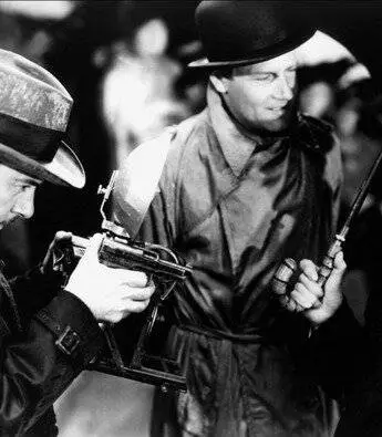 Иностранный корреспондент (1940) в хорошем качестве через торрент Иностранный корреспондент (1940) фильм в хорошем качестве через торрент