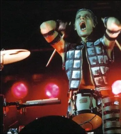 Раммштайн: Из Берлина вживую (1998) через торрент скачать Раммштайн: Из Берлина вживую (1998) фильм через торрент скачать