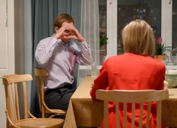 Солнечная линия (2021) через торрент скачать Солнечная линия (2021) фильм через торрент скачать