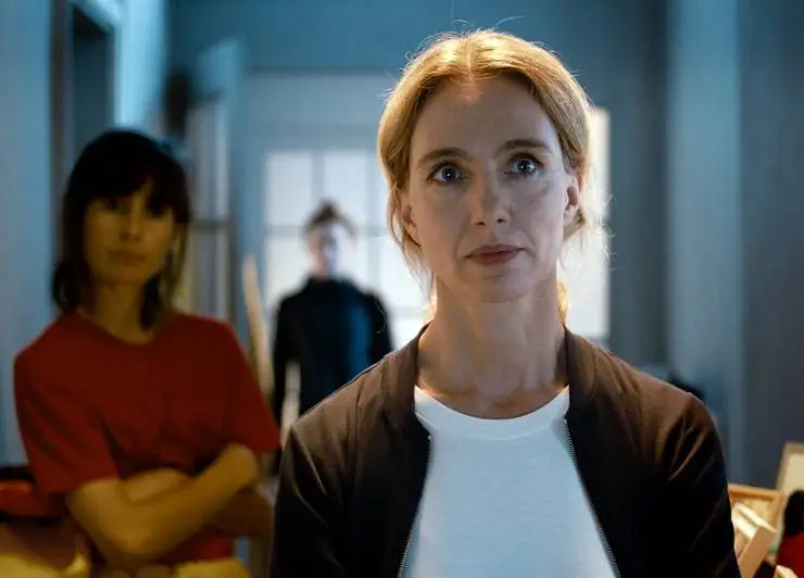 Девушка и паук (2021) через торрент бесплатно Девушка и паук (2021) фильм через торрент бесплатно