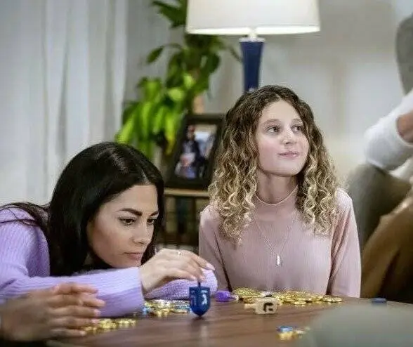 Восемь подарков на Хануку (2021) в хорошем качестве через торрент Восемь подарков на Хануку (2021) фильм в хорошем качестве через торрент