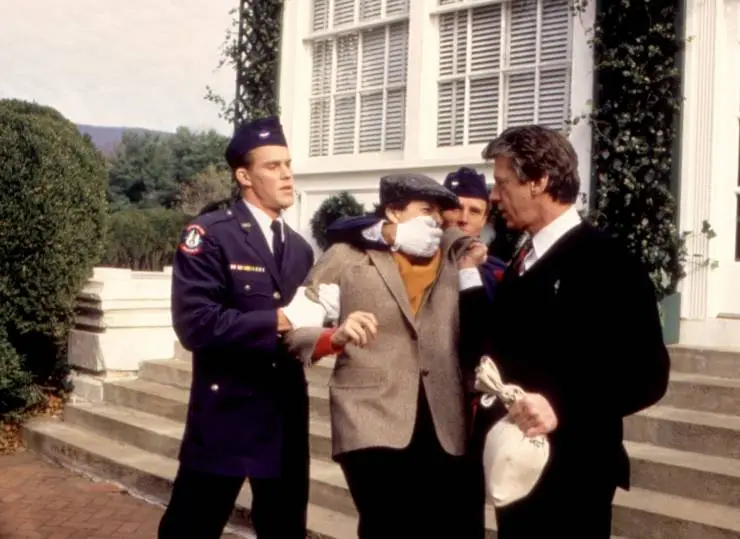 Домашняя война (1987) через торрент бесплатно Домашняя война (1987) фильм через торрент бесплатно