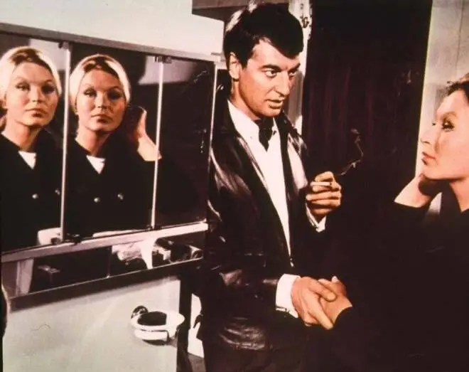 На прицеле у смерти (1966) через торрент скачать На прицеле у смерти (1966) фильм через торрент скачать