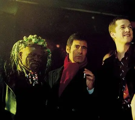 Укусы рассвета (2001) через торрент бесплатно Укусы рассвета (2001) фильм через торрент бесплатно