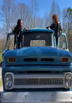 Сквозь тусклое стекло (2020) через торрент скачать Сквозь тусклое стекло (2020) фильм через торрент скачать